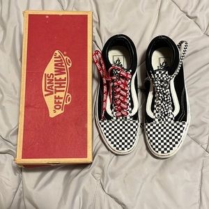 WOMENS ‘Checkerboard’ Vans (Size 6)